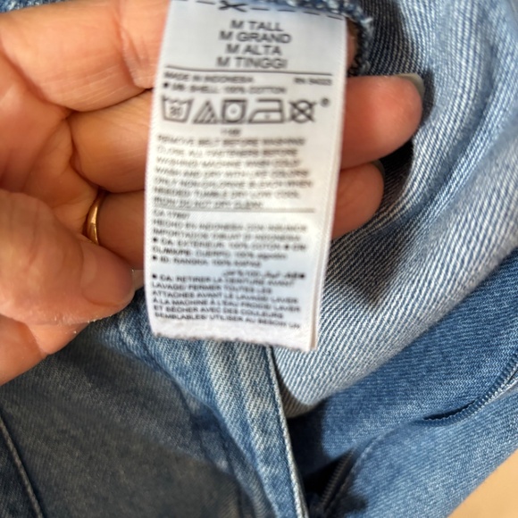 Ladies Old Navy medium blue jean jumpsuit Medium Tall with snaps and fly zip - Picture 5 of 12